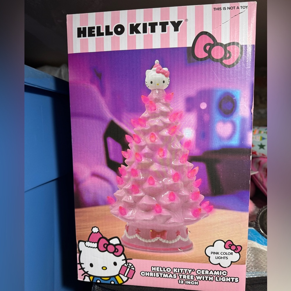 Hello kitty ceramic tree
